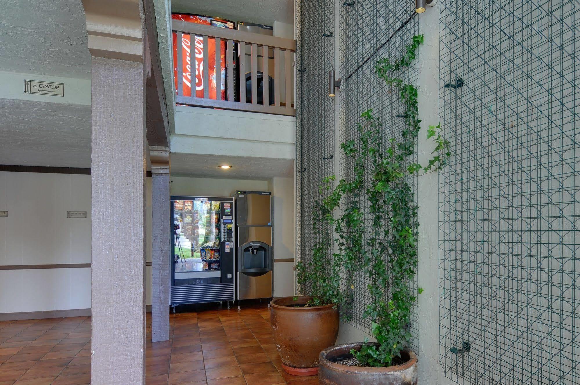 Vagabond Inn Executive Sfo Берлингейм Экстерьер фото